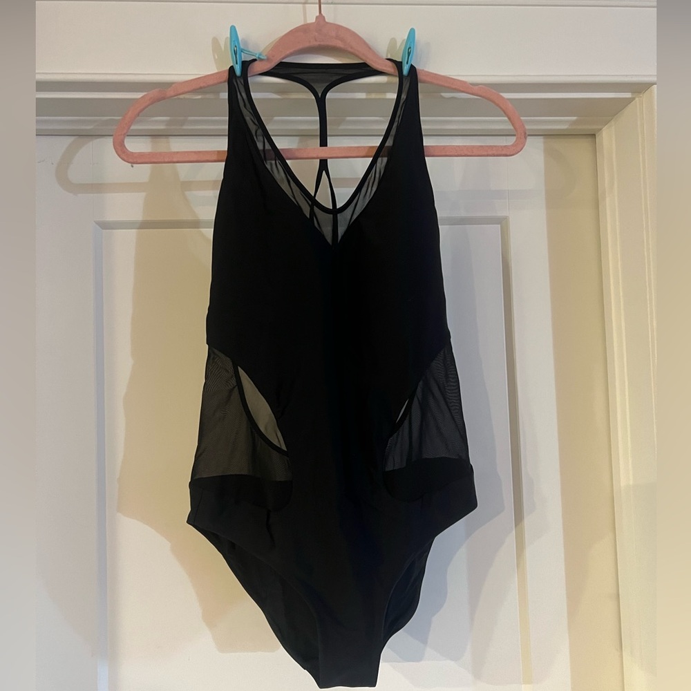 Lululemon one pc swim BNWOT
